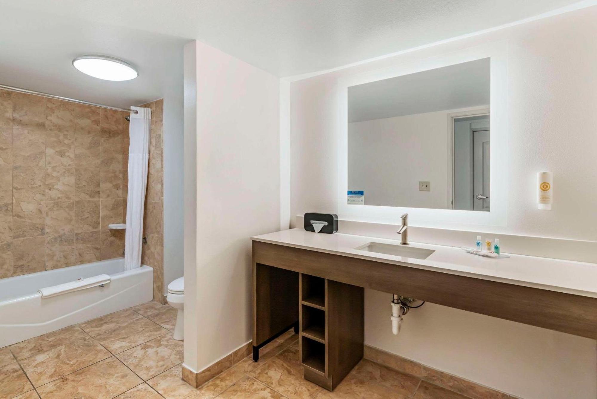 Comfort Suites Валдоста Екстериор снимка