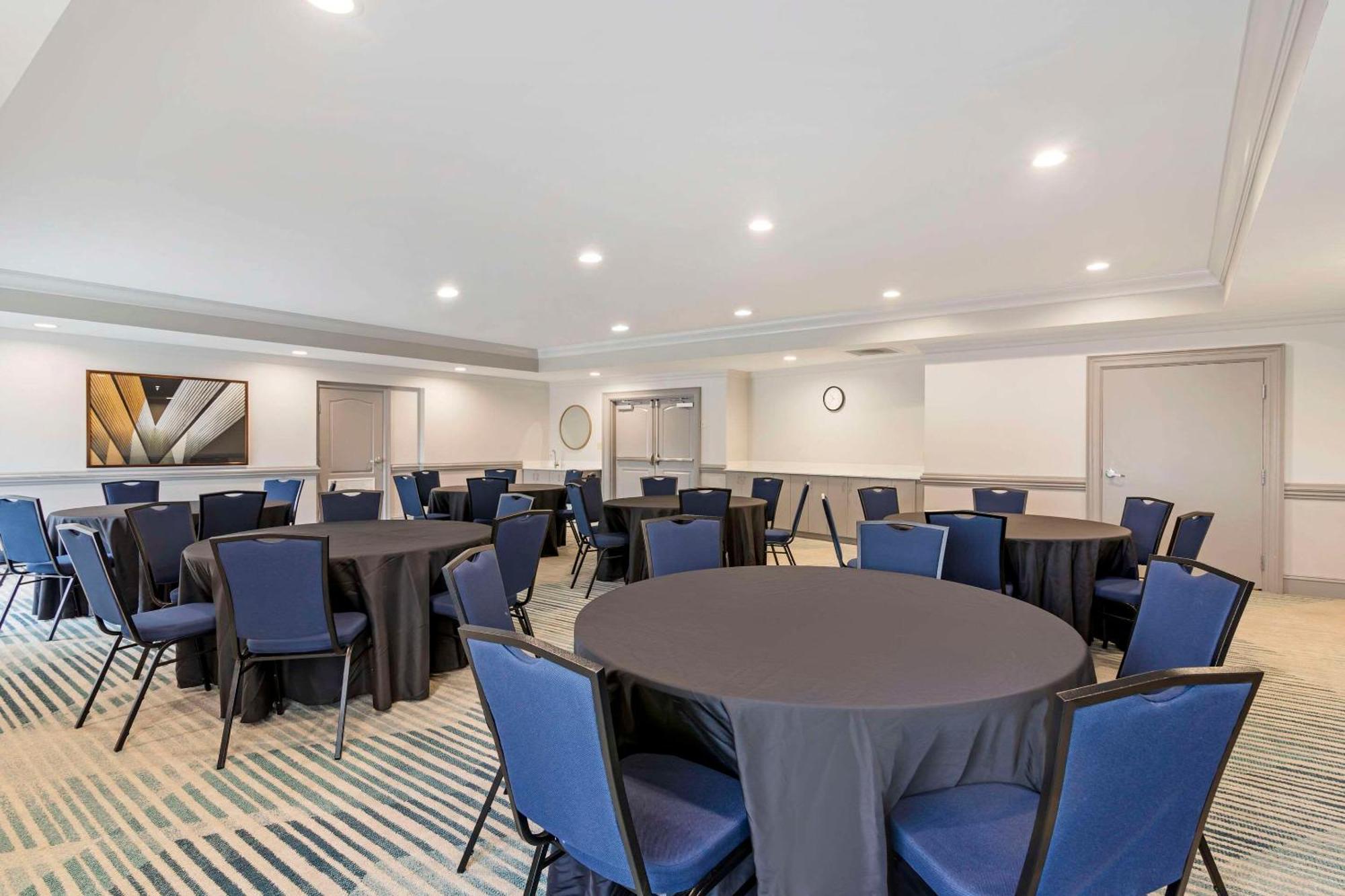 Comfort Suites Валдоста Екстериор снимка